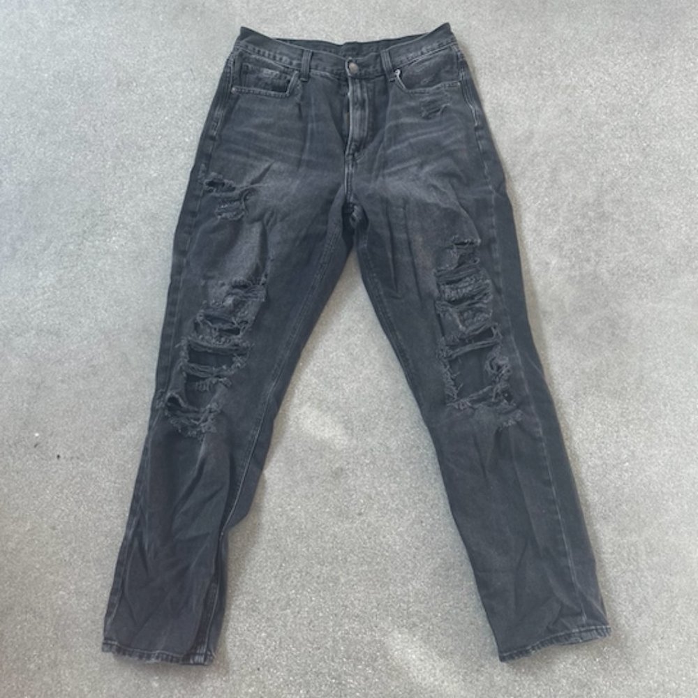 American Eagle Distressed High Rise Mom Jean